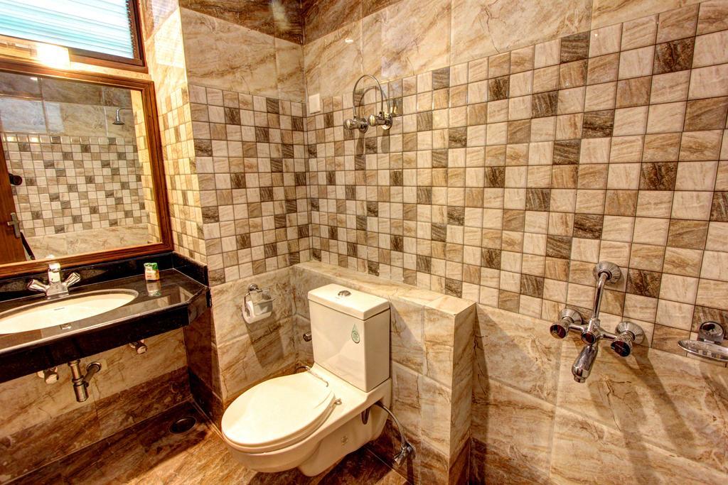 Hotel The Himachal Inn Манали Экстерьер фото