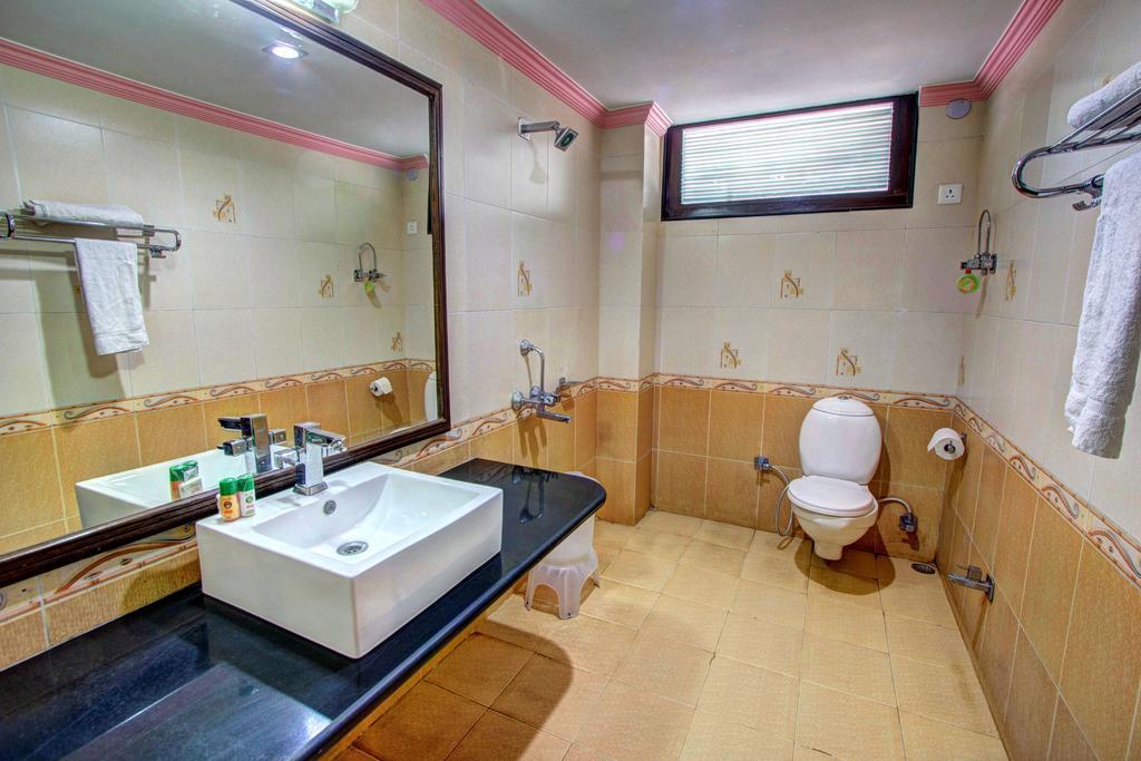 Hotel The Himachal Inn Манали Экстерьер фото
